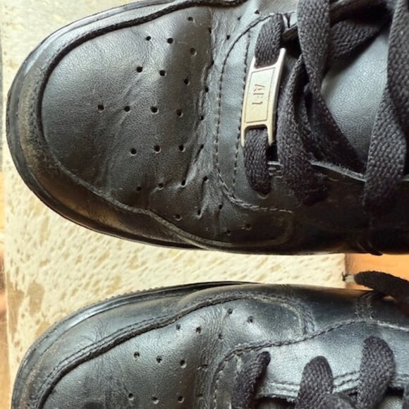 Pre-Loved Nike Men's Air Force 1 Mid '07 Triple Black Leather High Tops - Size 9 - Picture 2 of 11